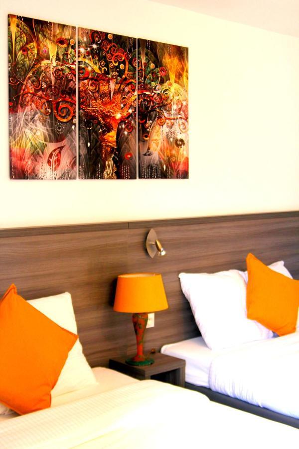 Logis Hotel Restaurant & Pizzeria Vuillot Cuiseaux Εξωτερικό φωτογραφία